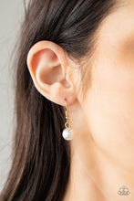 Load image into Gallery viewer, Royal Reminiscence - Gold and Pearl Necklace Paparazzi