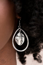 Load image into Gallery viewer, Simply Santa Fe Fashion Fix Complete Set Paparazzi May 2022