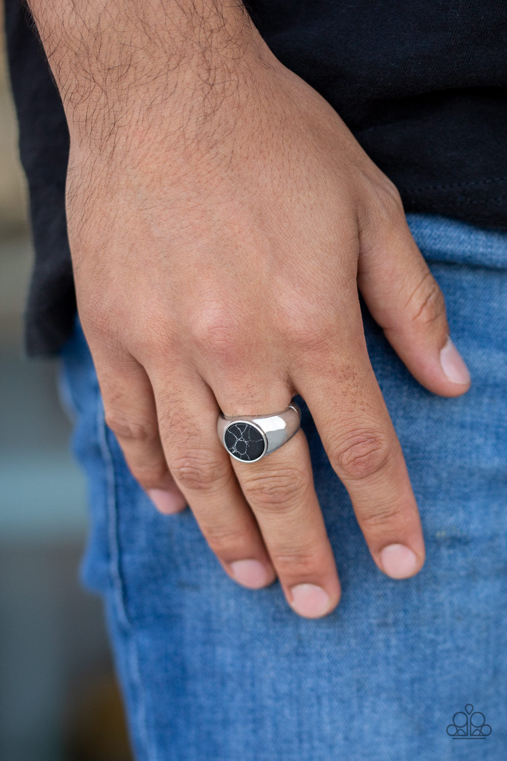 Carbon Print - Men's Black Crackle Ring Paparazzi