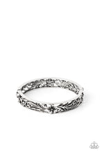 Load image into Gallery viewer, Hawaiian Essence - Silver Hinge Flower Bracelet
