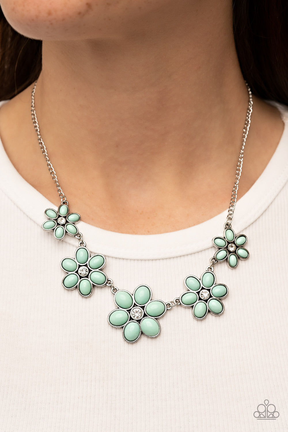 Prairie Party - Green Flower Necklace Paparazzi