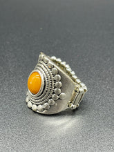Load image into Gallery viewer, Orange Brown Oval Flower Silver Ring
