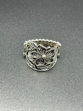 Load image into Gallery viewer, Silver Single Flower Ring Paparazzi
