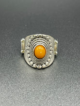 Load image into Gallery viewer, Orange Brown Oval Flower Silver Ring
